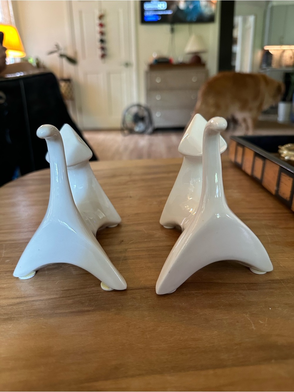 White Ceramic minimalist Cat Figurine Pair ring holder decor - Picture 4 of 9